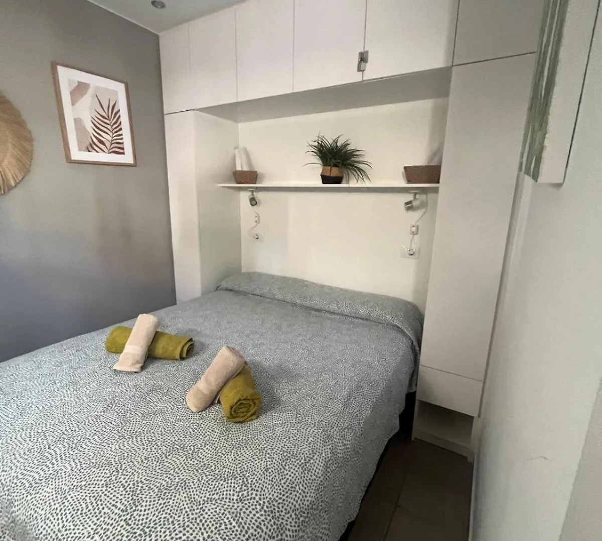 Lovely Sunny Apartment -Emanuela Mareverde アデヘ